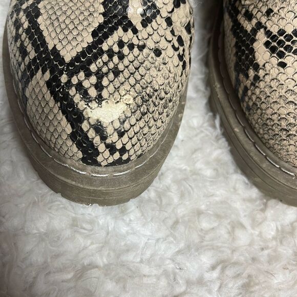 True Craft Snake Skin prints beige and black combat Boots faux fur lining SZ9M - Picture 16 of 16